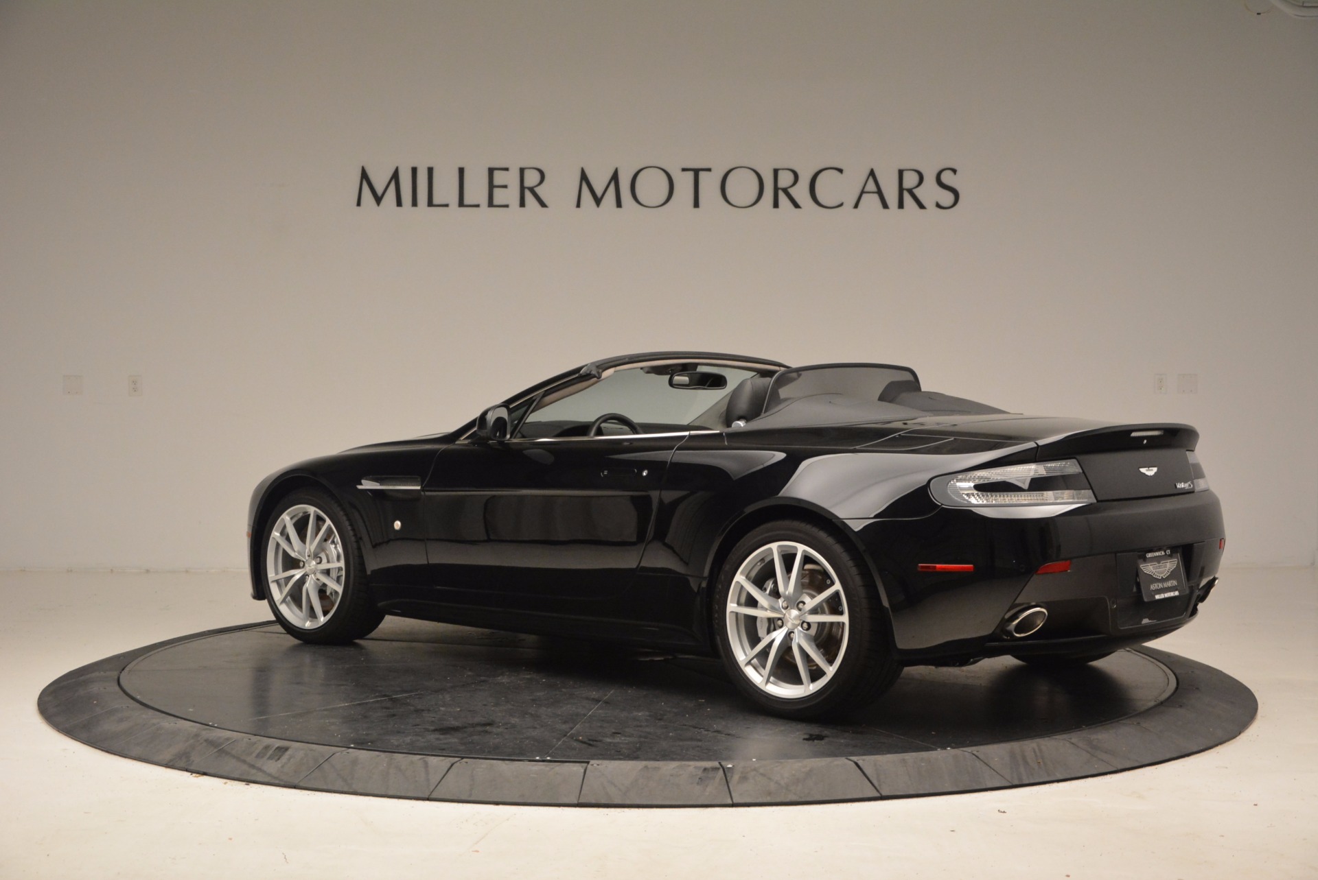 New 2016 Aston Martin V8 Vantage Roadster For Sale (Special Pricing