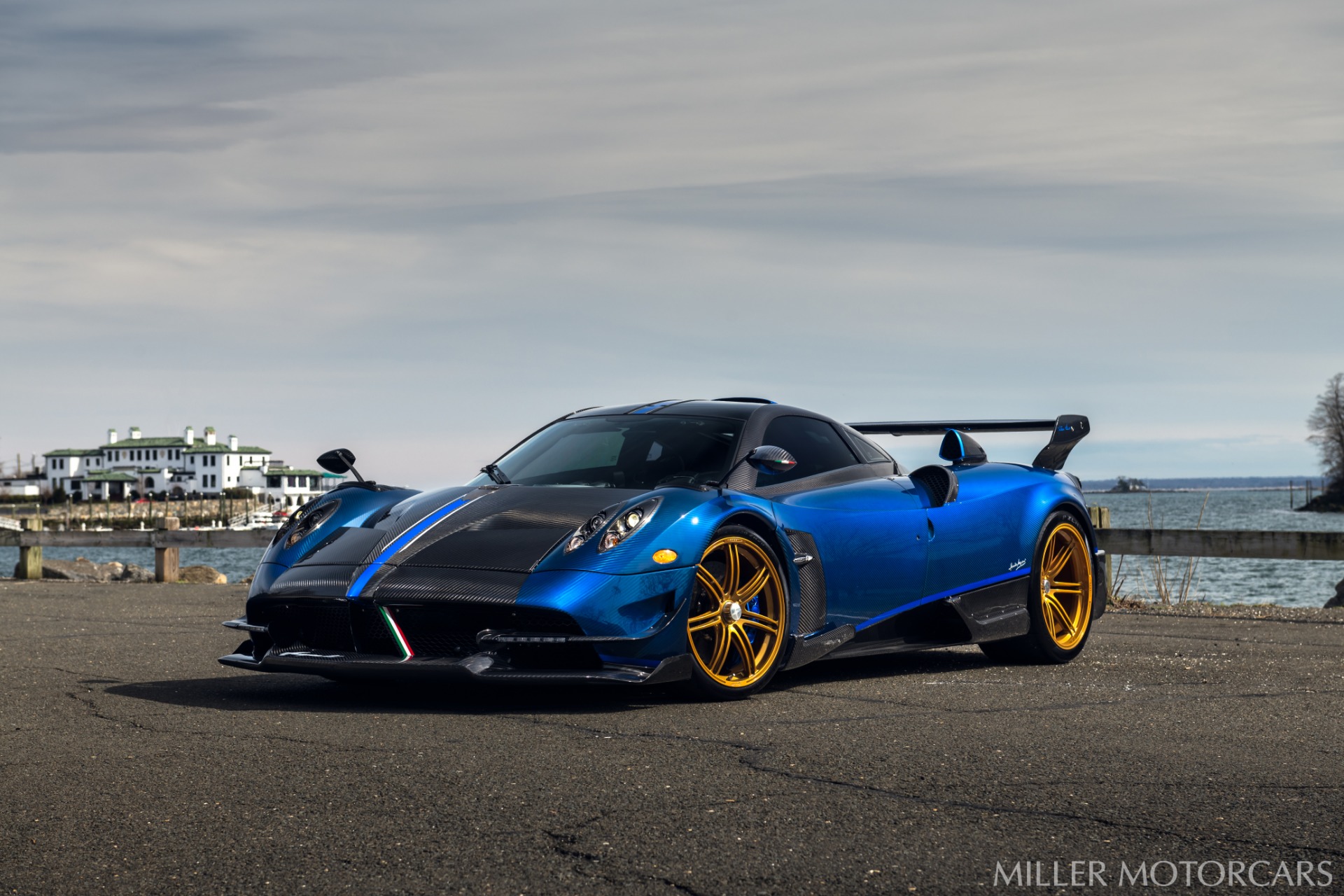 Blue Carbon Fiber Pagani Huayra BC for Sale