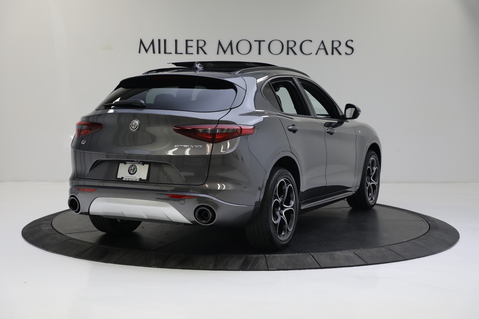 Alfa romeo stelvio 2022