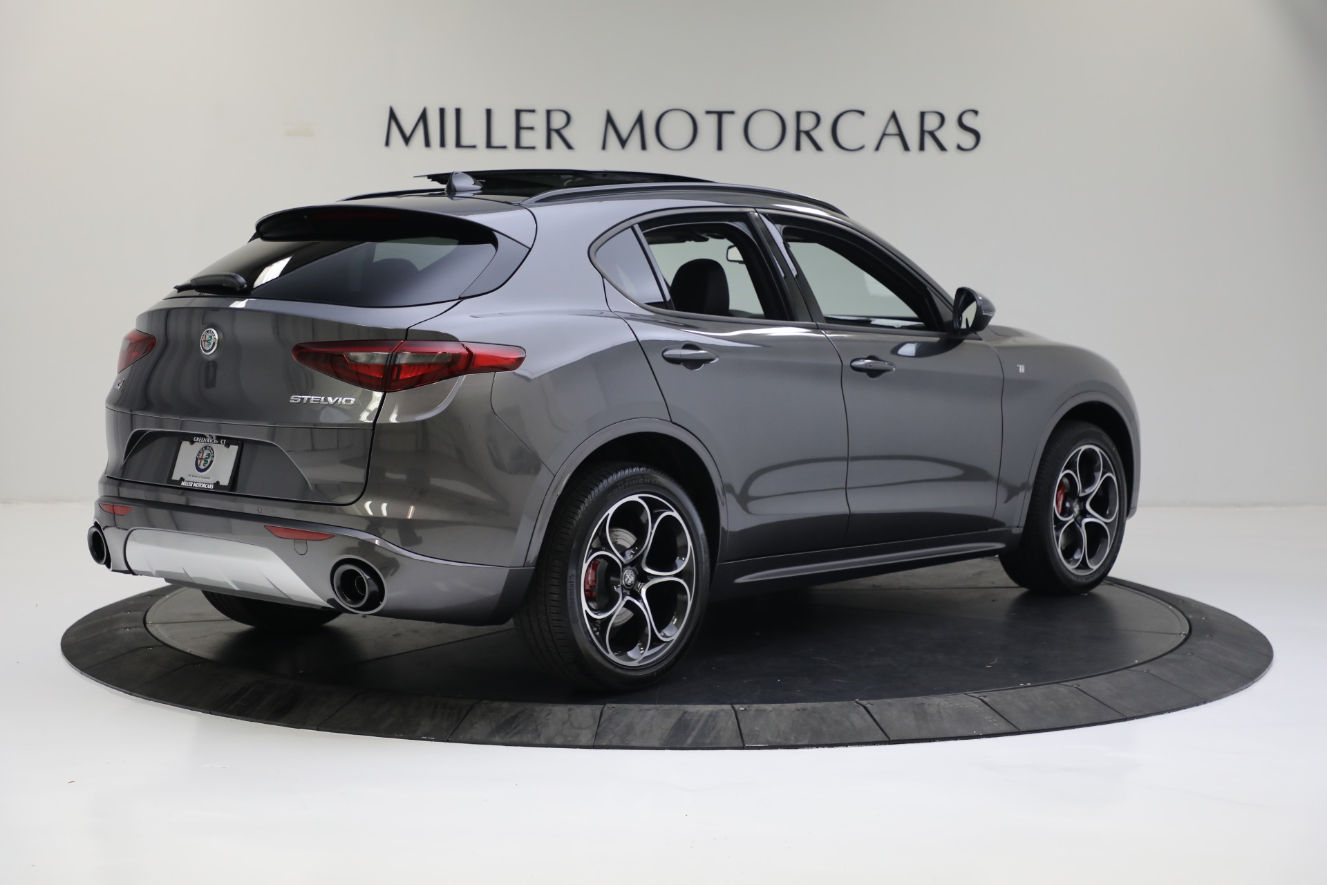 Alfa romeo stelvio 2022